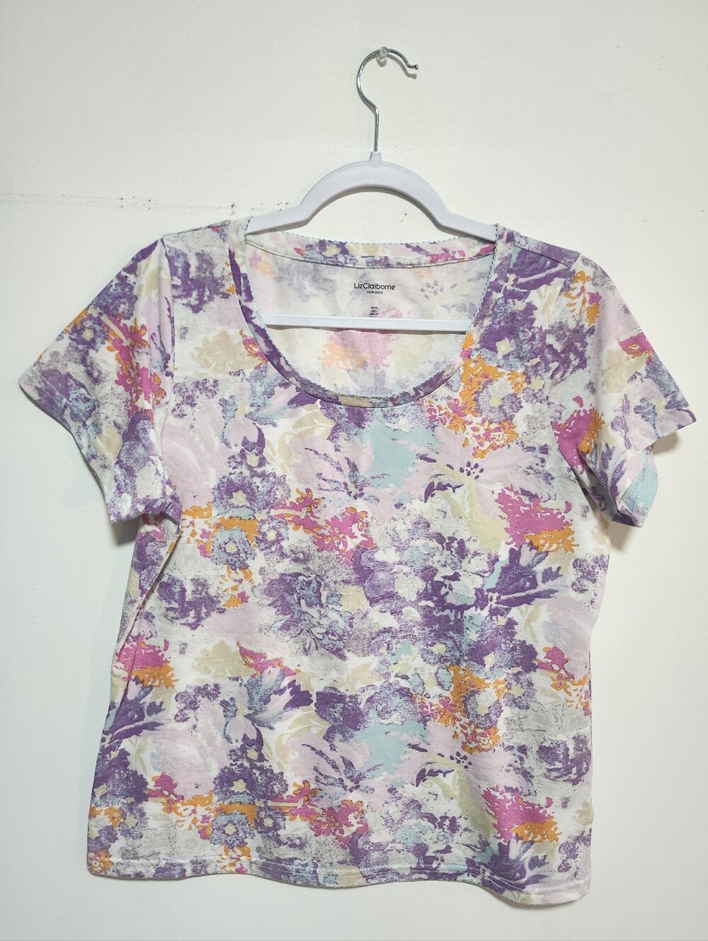 Liz Claiborne Pastel Floral Scoop Neck Short Sleeve Top